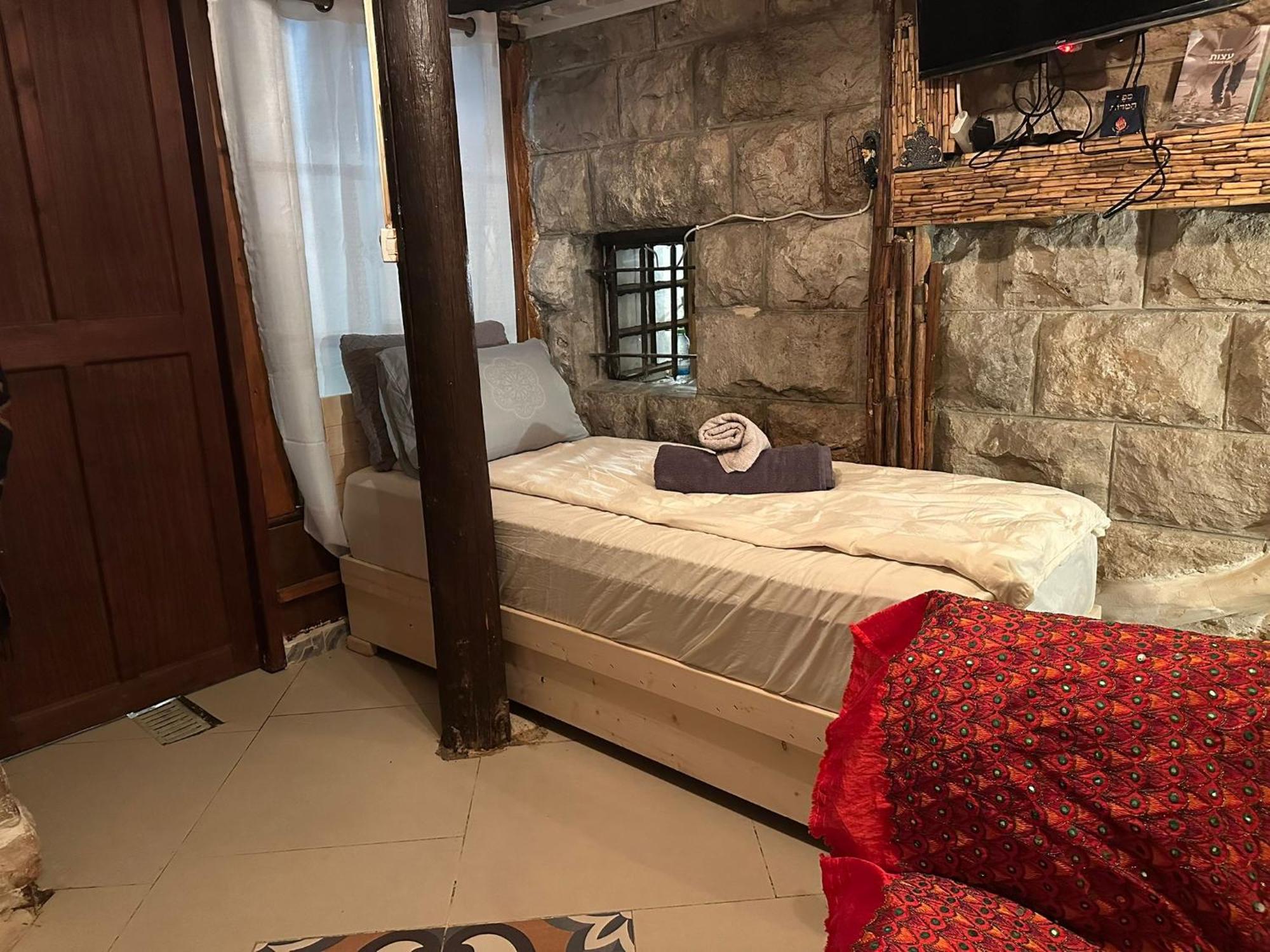 Sweet 'En Kerem View Bed & Breakfast Yerusalem Bagian luar foto
